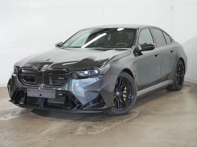 BMW M5 Plug-In Hybrid xDrive M Drivers Package Drivi 2026 Hybride / Benzine