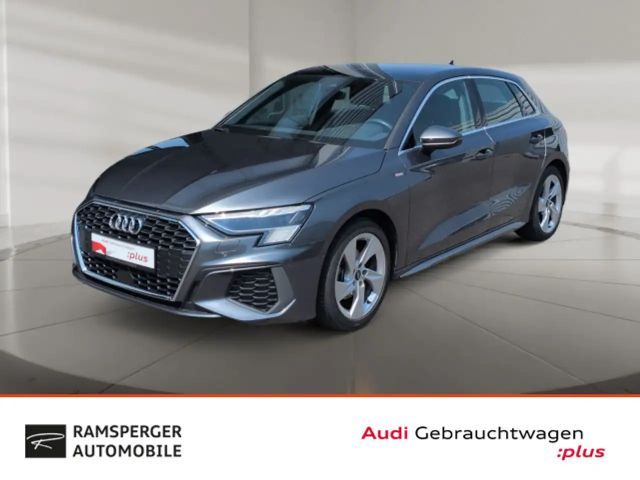 Audi A3 S line 35 TFSI Matrix Pano Kamera 2023 Benzine