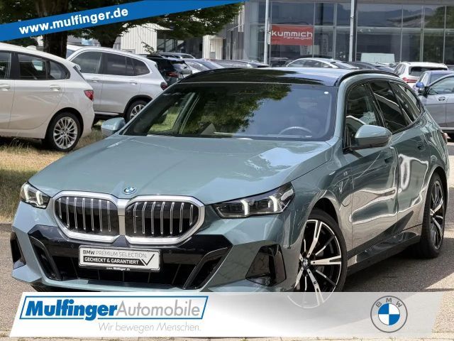 BMW 550 e T.xDr.M Sport IntAktiv.Pano.AutoBahnAss.AHK 2025 Hybride / Benzine
