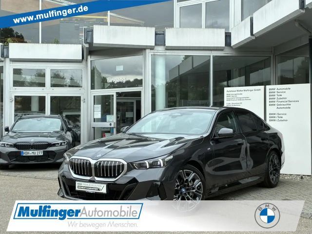 BMW 550 e xDr.M Sport IntAktivL.Sitzbel.Sur-View.20" 2024 Hybride / Benzine