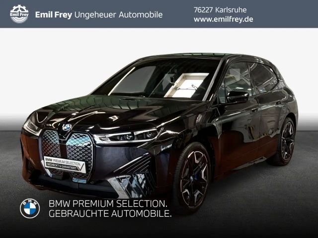 BMW iX xDrive40, AHK, Glasdach, SHZ 2023 Elektrisch
