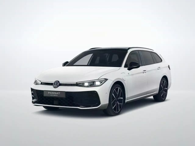 Volkswagen Passat Var. 1.5 eHybrid 200 kW R-Line AHK PANO 2025 Hybride / Benzine