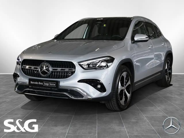 Mercedes-Benz GLA 220 4M AHK+PANO+360°+TOTWINKEL+DISTRONIC+19" 2024 Benzine