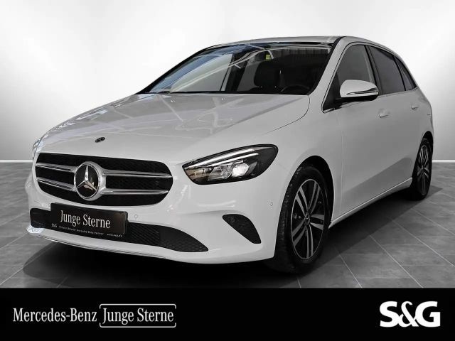Mercedes-Benz B 200 KAMERA+CARPLAY+SPURHALTE+MBUX+LED+17 ZOLL 2022 Benzine