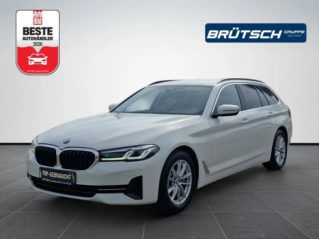 BMW 530 i Touring / AUTOMATIK / NAVI / LED / KAMERA / SITZ 2022 Benzine