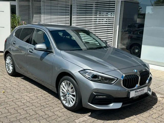 BMW 118 i Advantage +CPProf +LED +AppCP +Android +SHZ 2023 Benzine