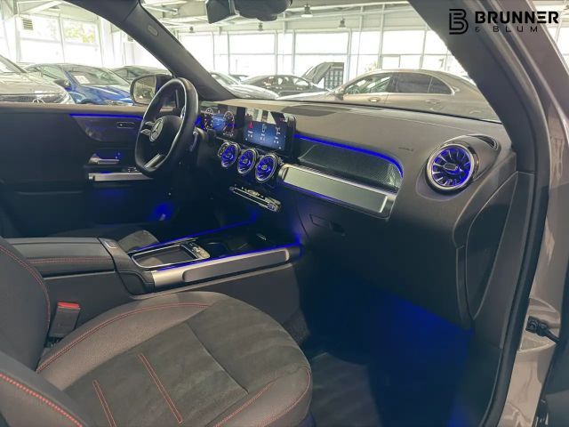 Mercedes-Benz GLB 220