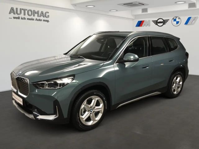 BMW iX1 eDrive20 X-Line*DrivingAssist*Komfortzugang*ad.LED 2025 Elektrisch