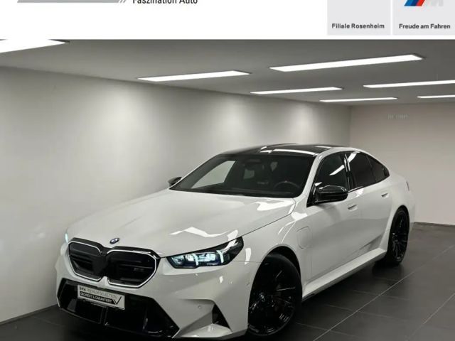 BMW M5 Limousine Carbon-Keramik Bremse B&W M Drive Prof. 2025 Hybride / Benzine