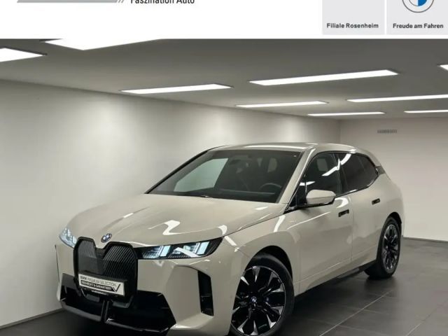 BMW iX xDrive45 M Sportpaket Harman/Kardon AHK DAB LED Ko 2025 Elektrisch