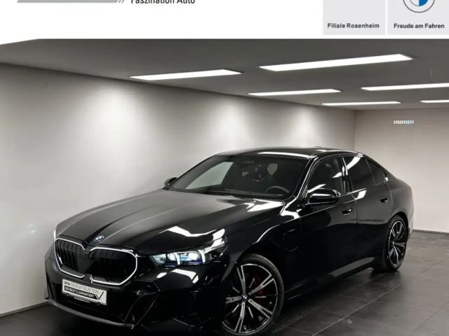 BMW 550 e xDrive Limousine Ehem. UPE: 106.770€ M Sportpake 2025 Hybride / Benzine