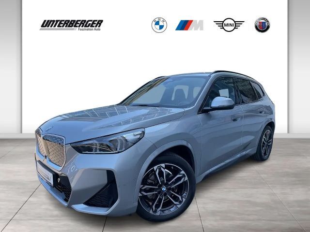 BMW iX1 eDrive20 M Sportpaket-Adaptives M Fahrwerk-Head Up 2025 Elektrisch