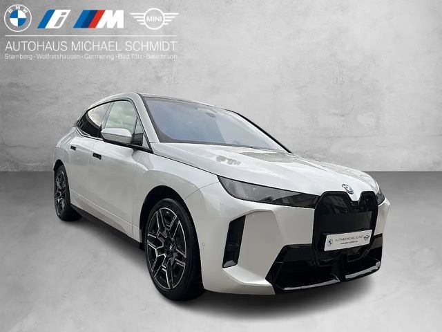 BMW iX xDrive45 M Sportpaket HK HiFi DAB LED 2026 Elektrisch