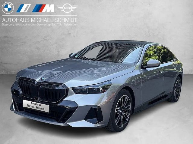 BMW 530 e xDrive M Sportpaket Head-Up DAB LED RFK 2026 Hybride / Benzine