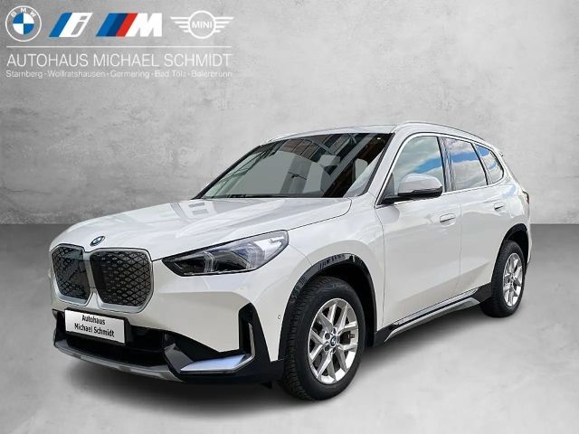 BMW iX1 eDrive20  xLine DAB LED RFK Komfortzg. Shz 2025 Elektrisch
