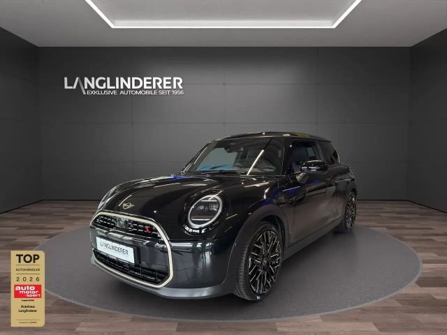 MINI Cooper S 2.0 3-trg. Favoured Trim JCW SPSitze 2024 Benzine