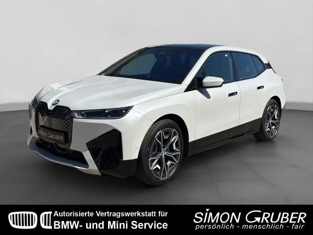 BMW iX xDrive50 Sport PanoSky H&K HUD Laser AHK 2023 Elektrisch