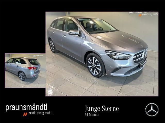 Mercedes-Benz B 250 e Style AHK/LED/Kamera/SHZ/MBUX NAVI/LMR17 2022 Hybride / Benzine