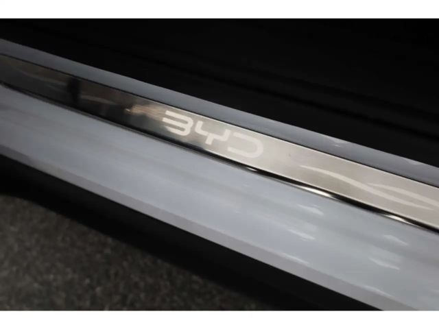 BYD Sealion 7