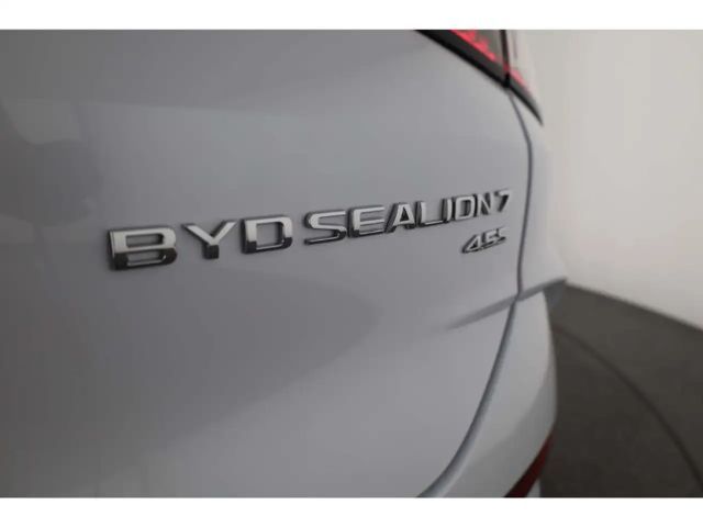 BYD Sealion 7