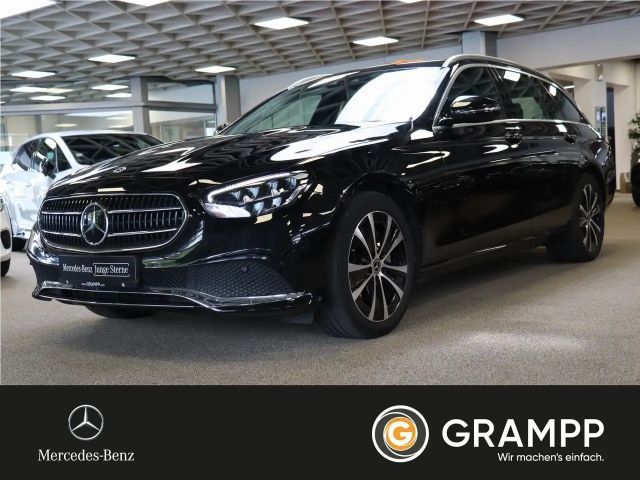 Mercedes-Benz E 300 T e Avantgarde Fahrassistenz/MBUX/Kamera 2022 Hybride / Benzine