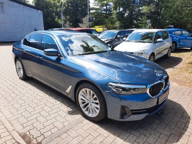 BMW 520 D xDrive Limo Leder+Allrad+Standheizung+AHK 2023 Diesel
