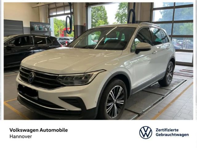 Volkswagen Tiguan 1.5 TSI Active Navi LED ACC PDC SHZ 2022 Benzine