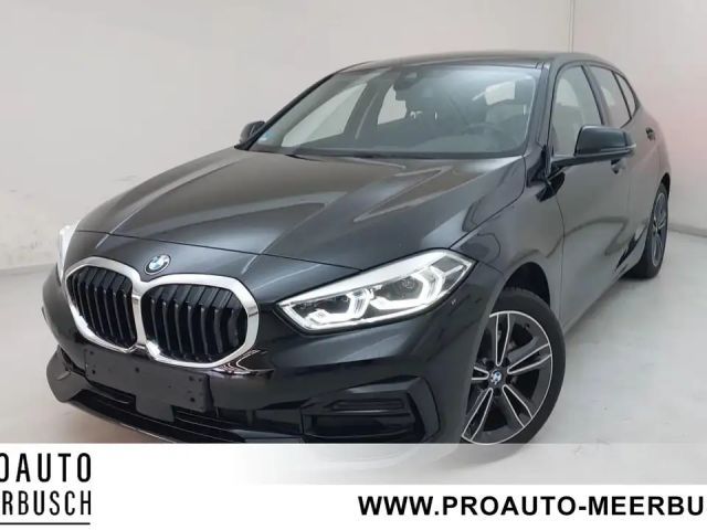 BMW 118 i Sport Line KMFRTZGNG/ADAPTLED/CARPLAY/NAVI 2023 Benzine