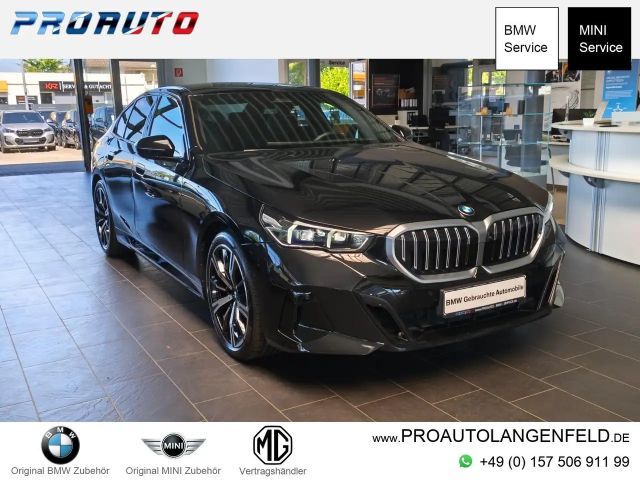 BMW 520 i M Sport HK/Dr.As+/360°/20"Alu/HUD/AHK 2025 Benzine