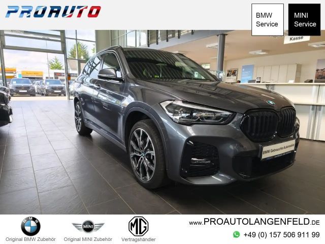 BMW X1 xDrive 20 i M Sport LED/HUD/Pano/RFK/19"/ACC 2021 Benzine