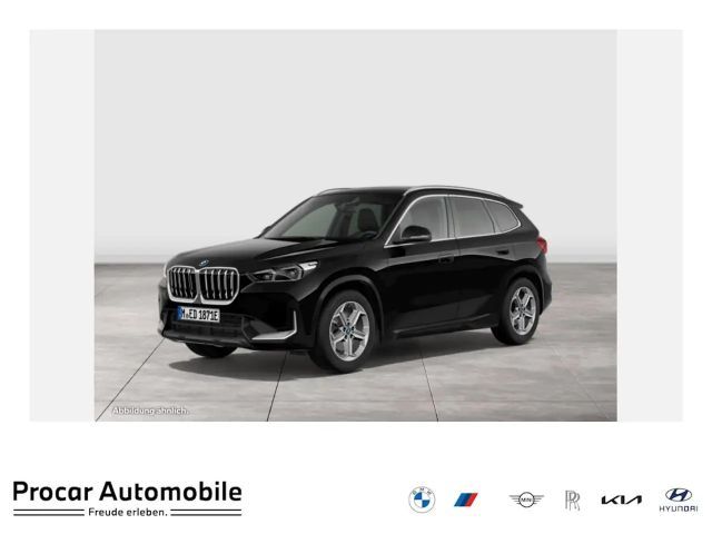 BMW iX1 xDrive30 PANO ACC AHK RFK Standh. NAVI 2023 Elektrisch