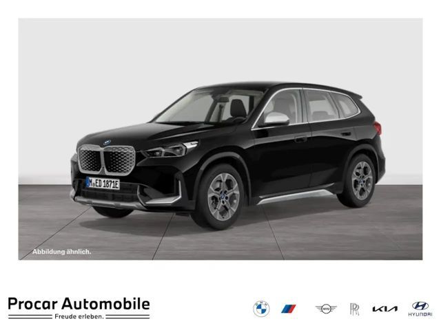 BMW iX1 eDrive20  xLine+LC Plus+AHK+Kamera+Standh.+HiFi+LE 2024 Elektrisch