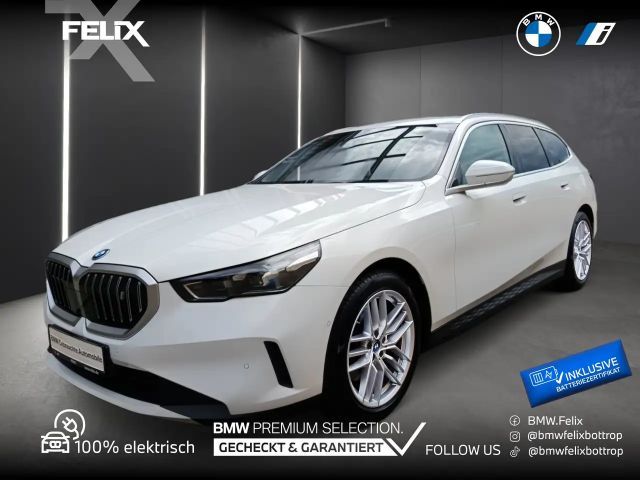 BMW i5 eDrive40 Touring+DR.ASSIST+LED+KAMERA 2024 Elektrisch