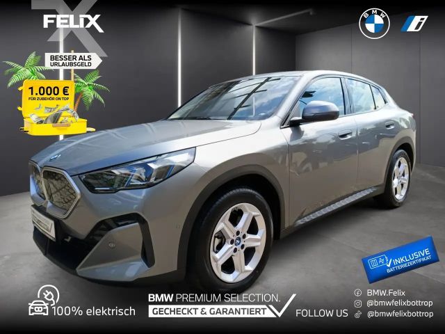 BMW iX2 30xDrive ICONIC GLOW+HEAD UP+MEMORY+DR. ASS PLUS 2025 Elektrisch