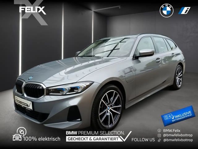 BMW 330 e Touring+LCI+FACELIFT+18"ALU+MEMORY+LIVE COCKPIT 2025 Hybride / Benzine