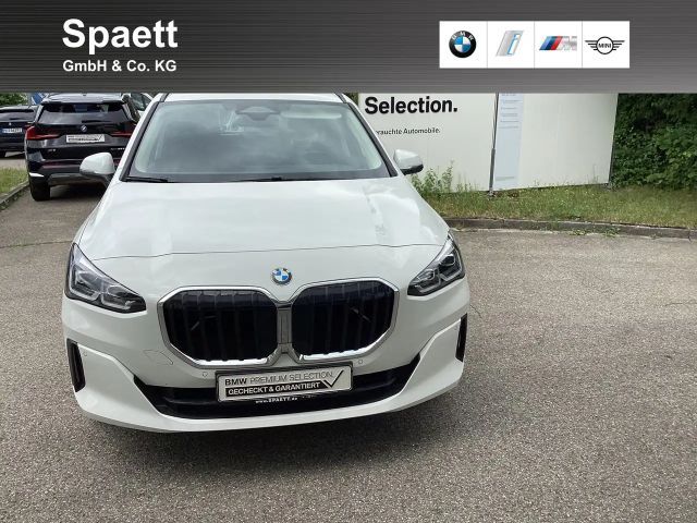 BMW 220 i Active Tourer DAB LED Komfortzg. AHK Shz 2025 Benzine