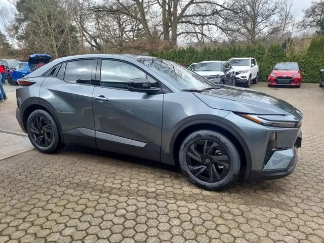 Toyota C-HR+