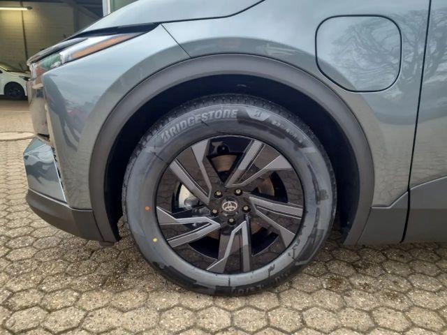 Toyota C-HR+