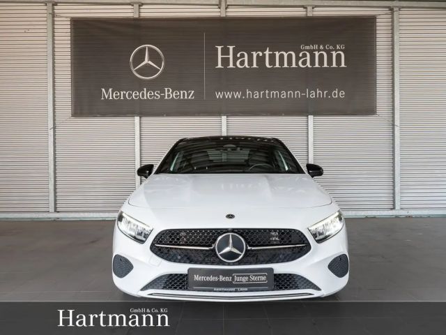 Mercedes-Benz A 180 A 180 Progressive Limousine Night Panorama KeyGo 2023 Benzine
