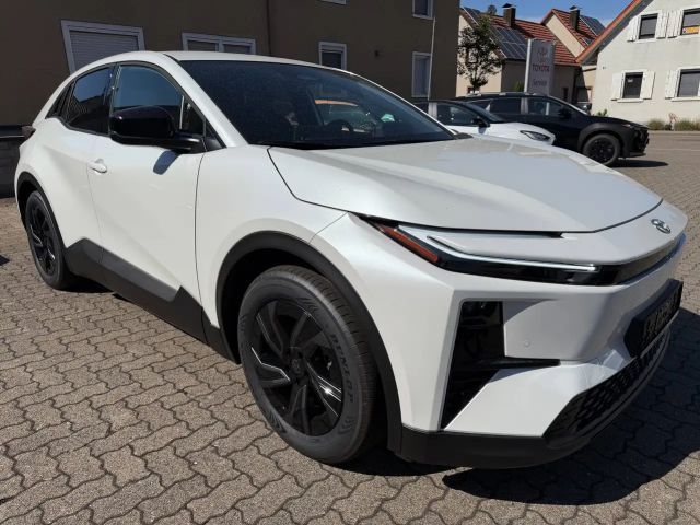 Toyota C-HR+