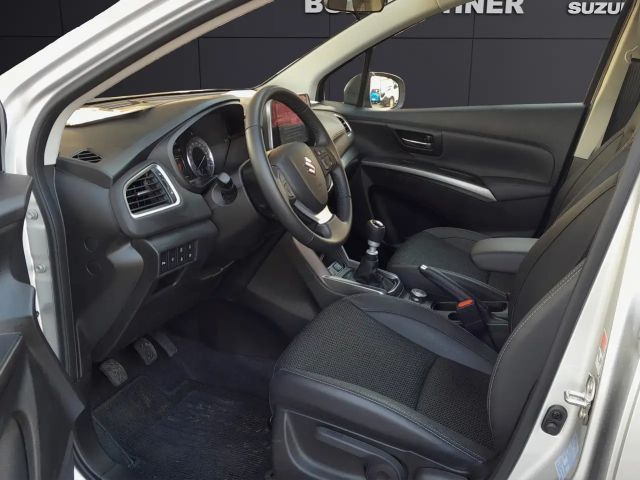 Suzuki S-Cross