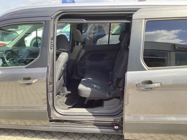 Ford Grand Tourneo