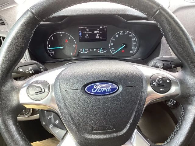 Ford Grand Tourneo