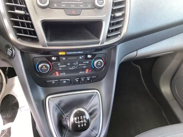 Ford Grand Tourneo