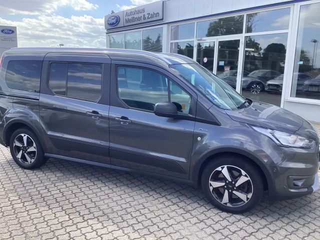 Ford Grand Tourneo