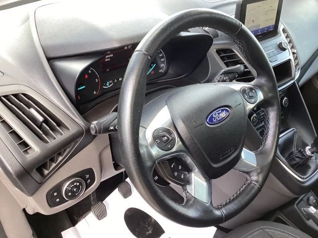 Ford Grand Tourneo