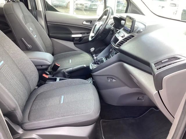 Ford Grand Tourneo