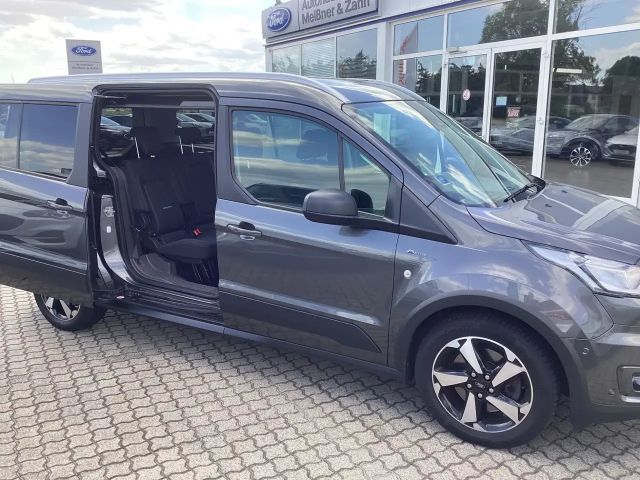 Ford Grand Tourneo