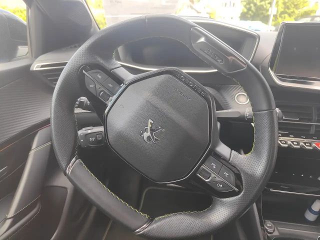 Peugeot e-208