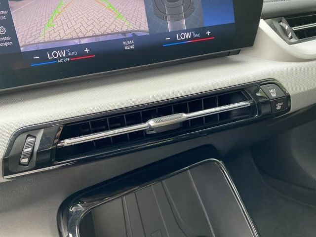 BMW 216